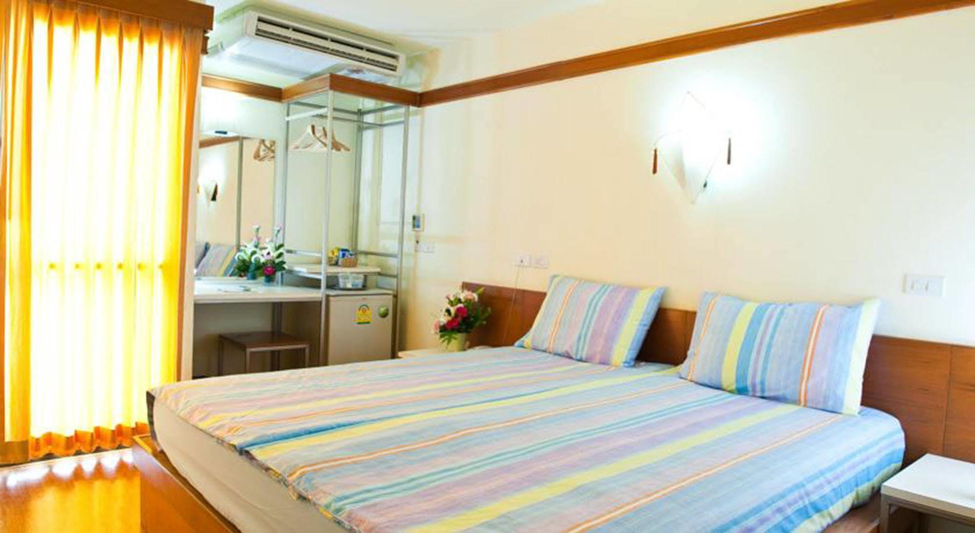 Mad Monkey Hostel بانكوك المظهر الخارجي الصورة